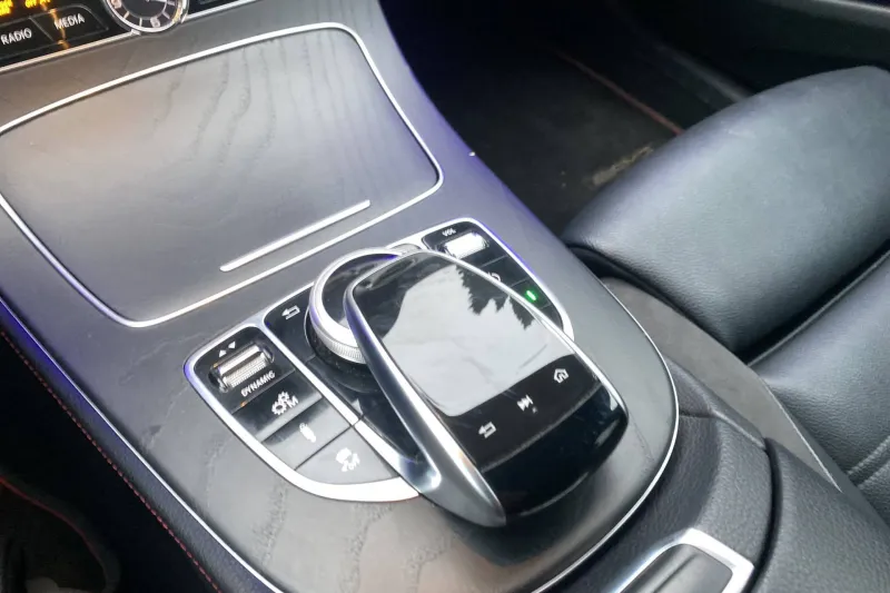 Image secondaire du véhicule 23