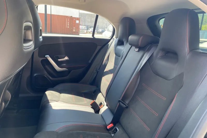 Image secondaire du véhicule 12