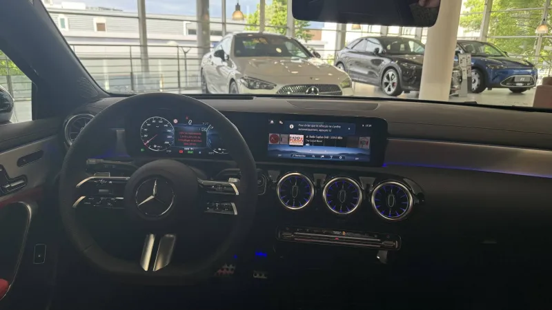 Image secondaire du véhicule 6