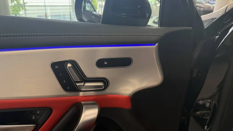 Image secondaire du véhicule 12