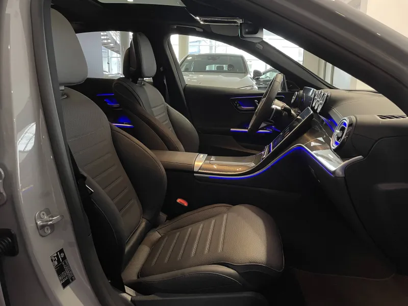 Image secondaire du véhicule 4