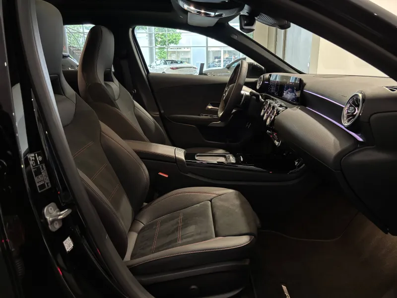 Image secondaire du véhicule 4