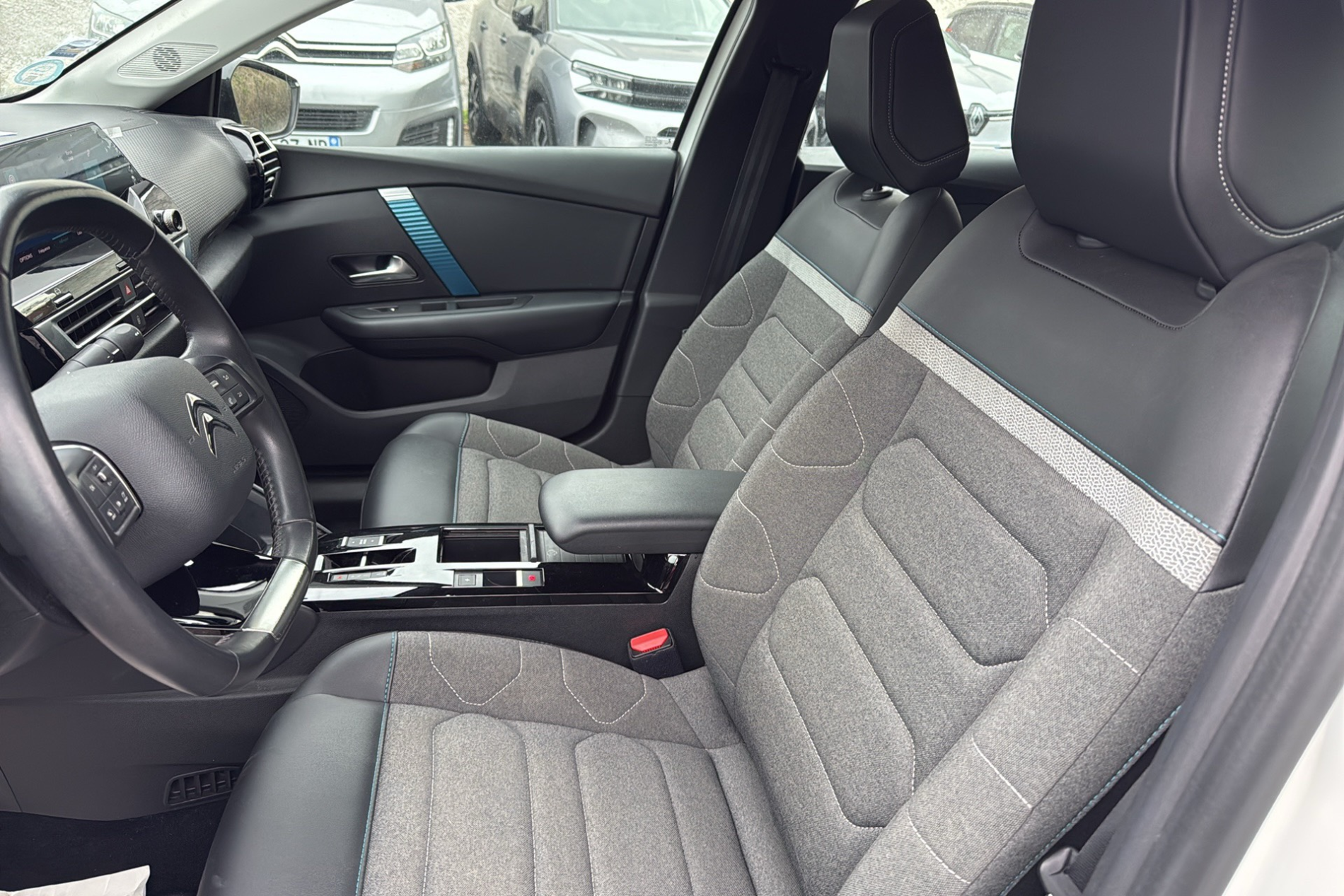 Image secondaire du véhicule 9