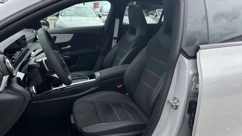 Image secondaire du véhicule 12