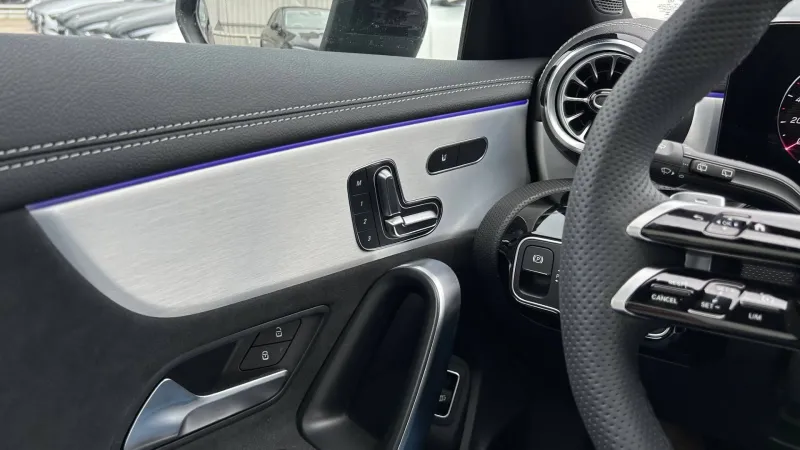 Image secondaire du véhicule 18