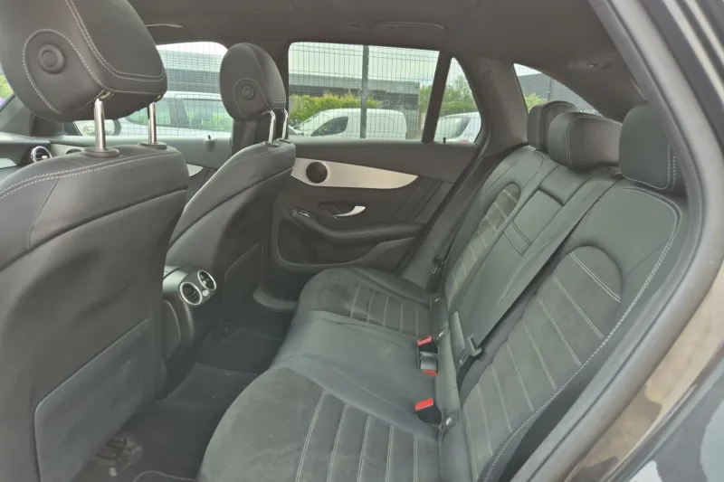 Image secondaire du véhicule 12