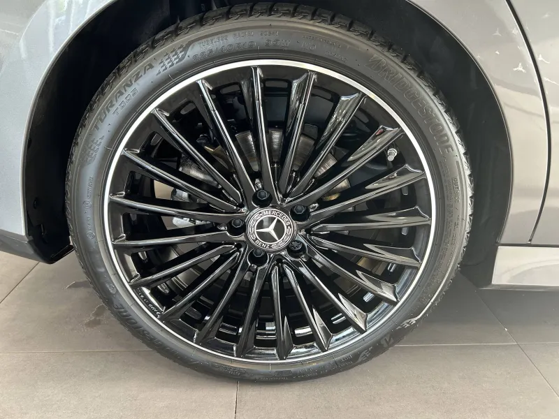 Image secondaire du véhicule 8