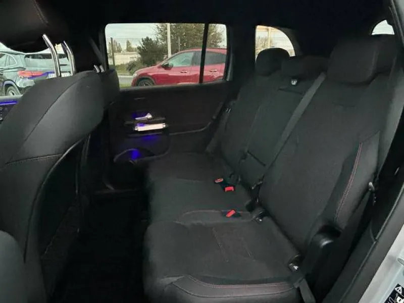 Image secondaire du véhicule 11