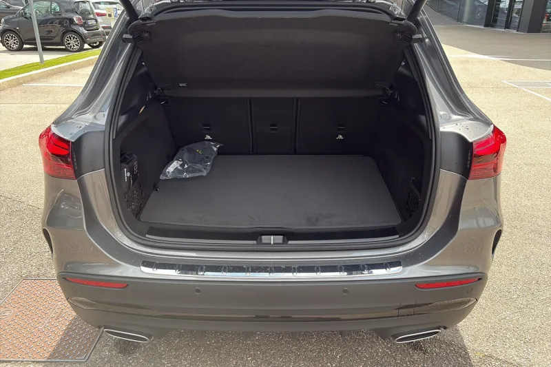 Image secondaire du véhicule 10