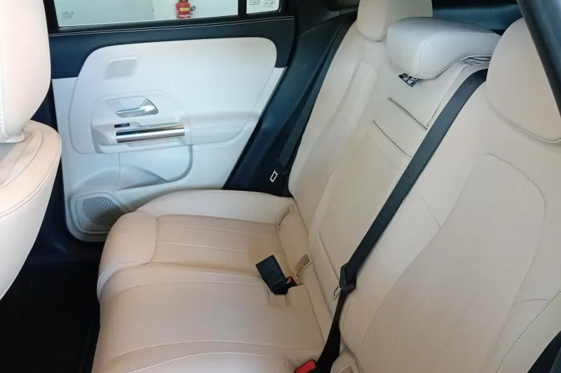 Image secondaire du véhicule 12