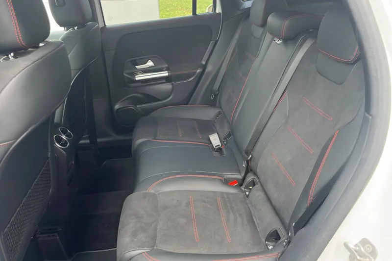 Image secondaire du véhicule 12