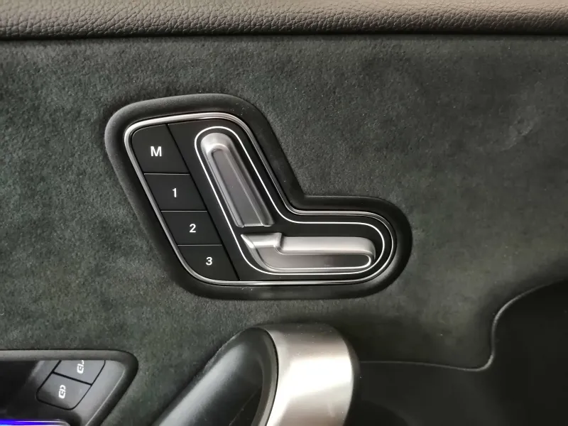 Image secondaire du véhicule 12