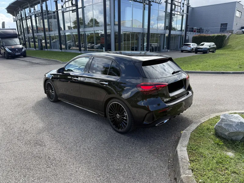 Image secondaire du véhicule 3