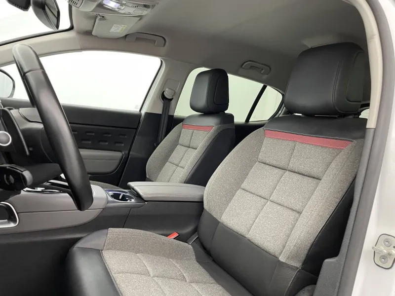 Image secondaire du véhicule 15