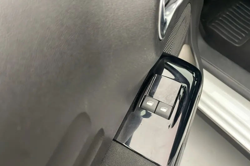 Image secondaire du véhicule 19