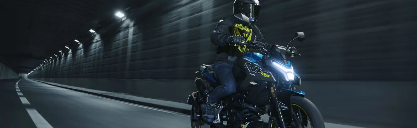 CF Moto 125 NK : pilotage nocturne