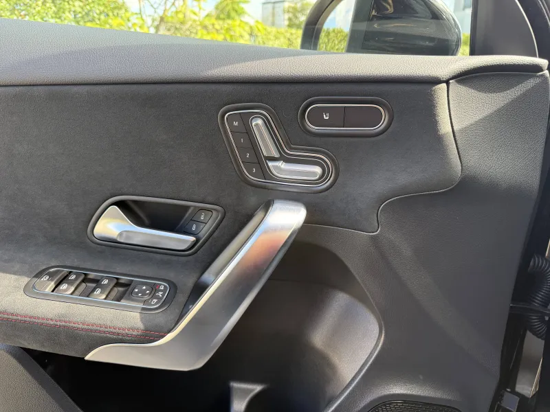 Image secondaire du véhicule 12