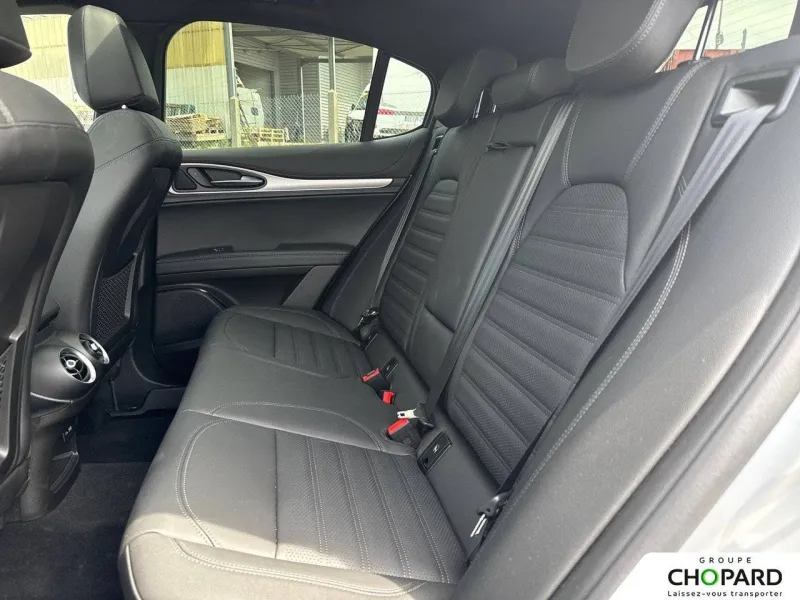 Image secondaire du véhicule 12