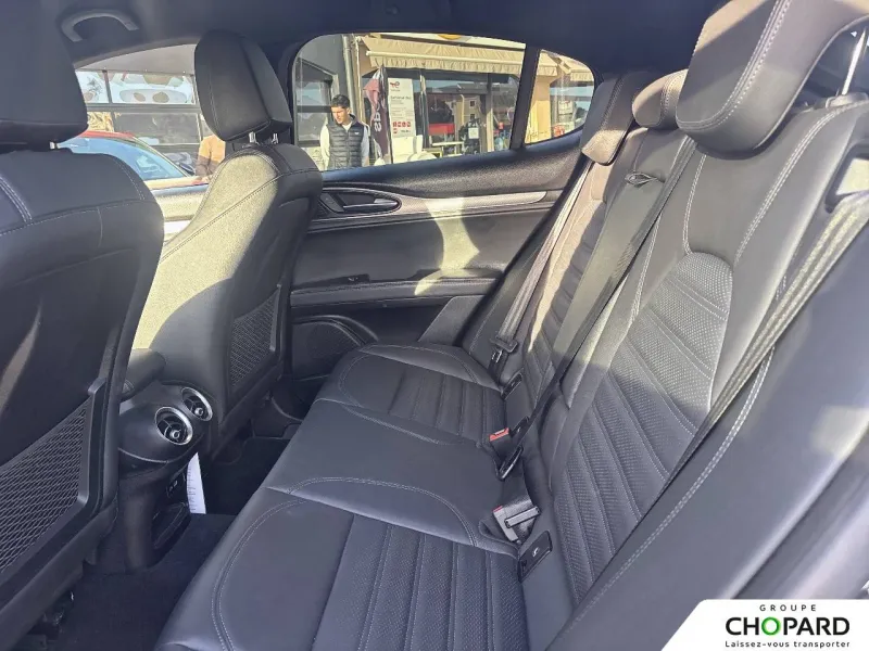 Image secondaire du véhicule 12