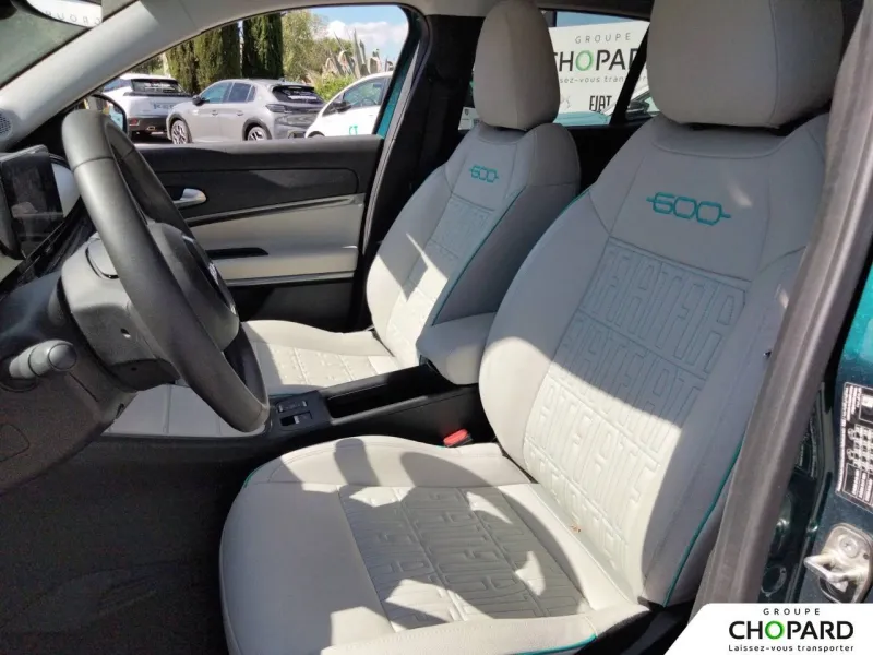 Image secondaire du véhicule 12