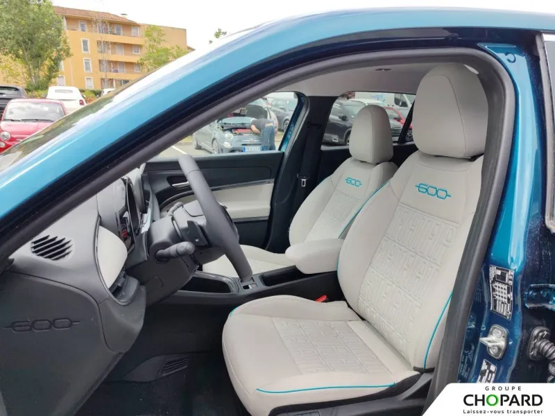 Image secondaire du véhicule 12