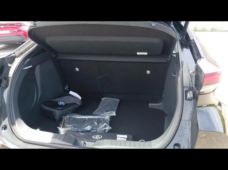 Image secondaire du véhicule 10