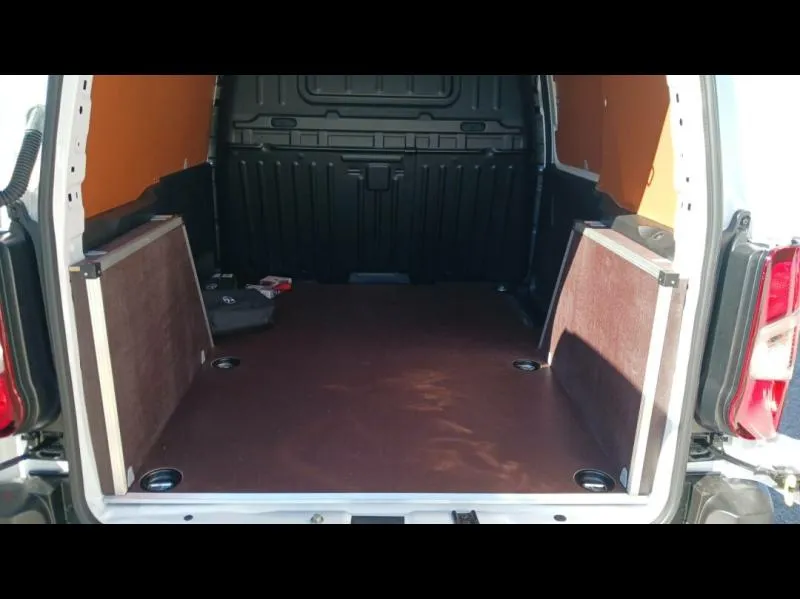 Image secondaire du véhicule 10