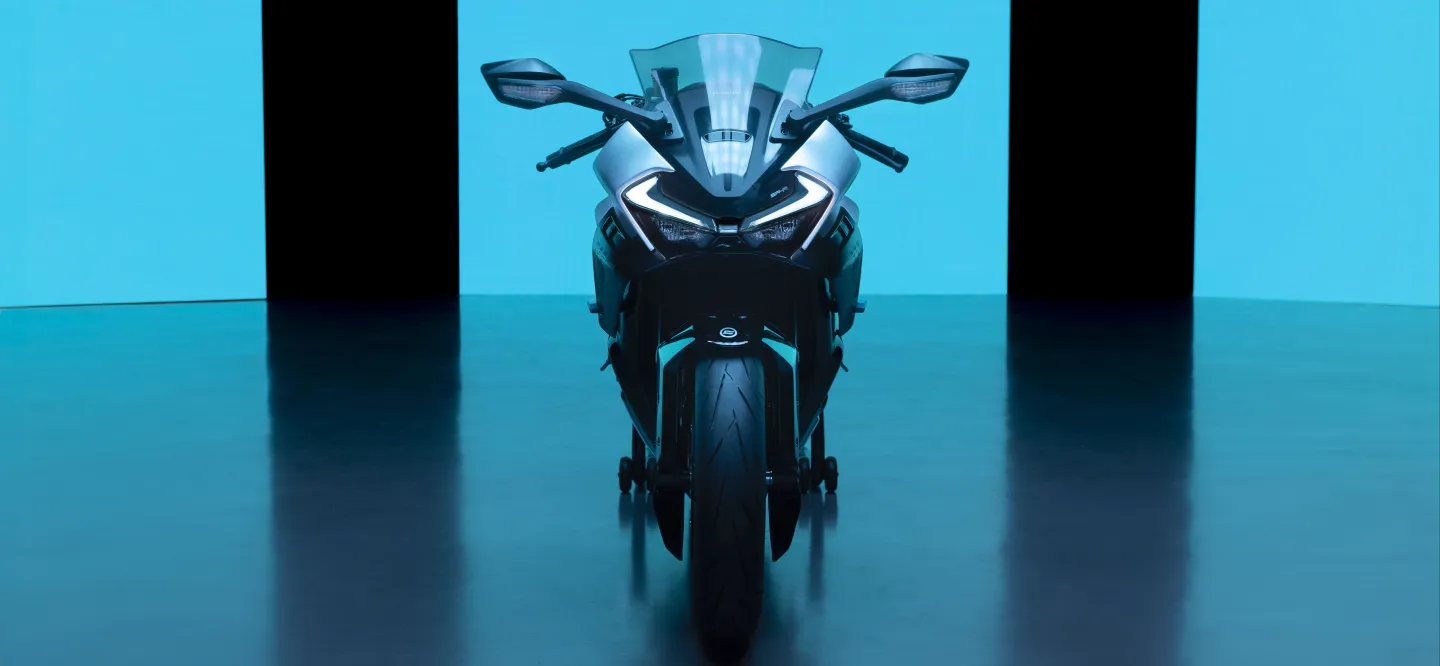 CFMOTO 675SR-R : Face avant