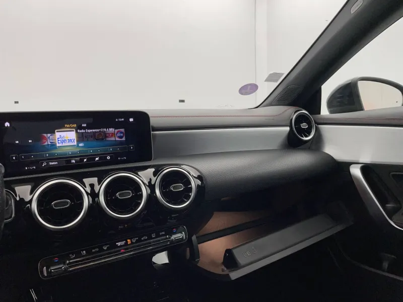 Image secondaire du véhicule 30