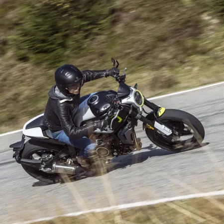 CFMOTO 700 CL-X Sport