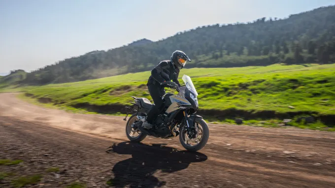 CF Moto 700mt : position debout