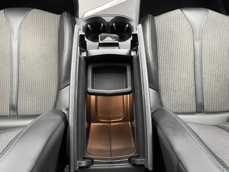 Image secondaire du véhicule 32