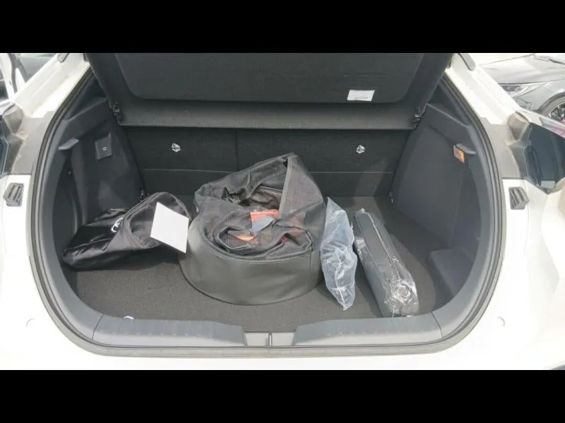 Image secondaire du véhicule 10