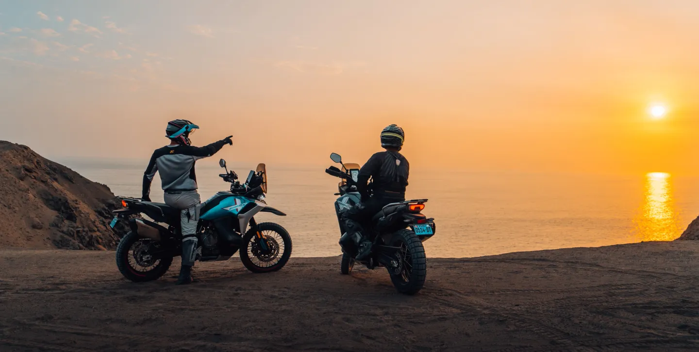 CF Moto 800MT-X : coucher de soleil