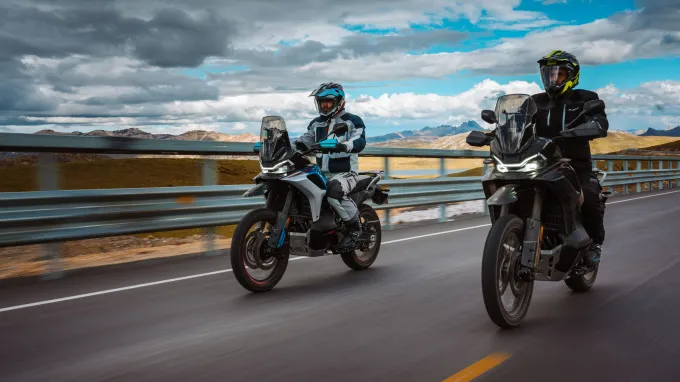 CF Moto 800MT-X : Sur route