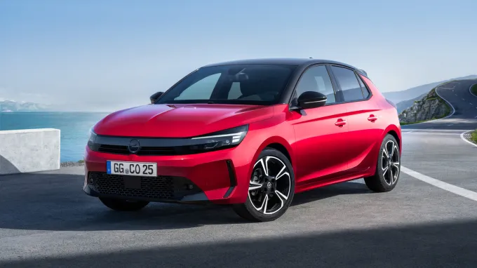 Opel Corsa 2023 : trois quarts avant gauche statique