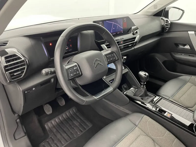 Image secondaire du véhicule 32