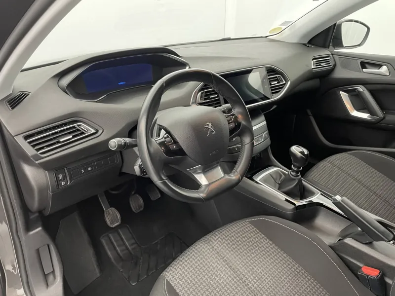 Image secondaire du véhicule 32