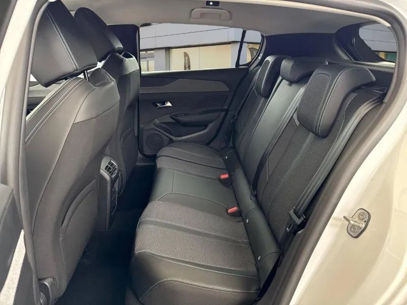 Image secondaire du véhicule 10