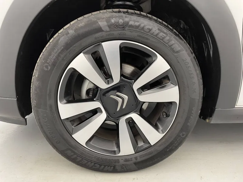 Image secondaire du véhicule 18