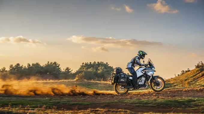 CF Moto 800MT Explore : profil