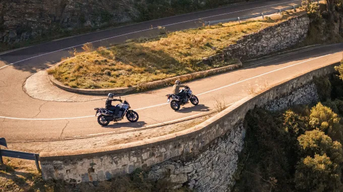 CF Moto 800MT Sport : route sinueuse