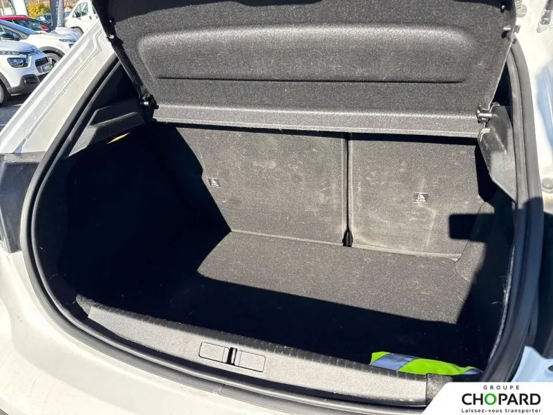 Image secondaire du véhicule 9