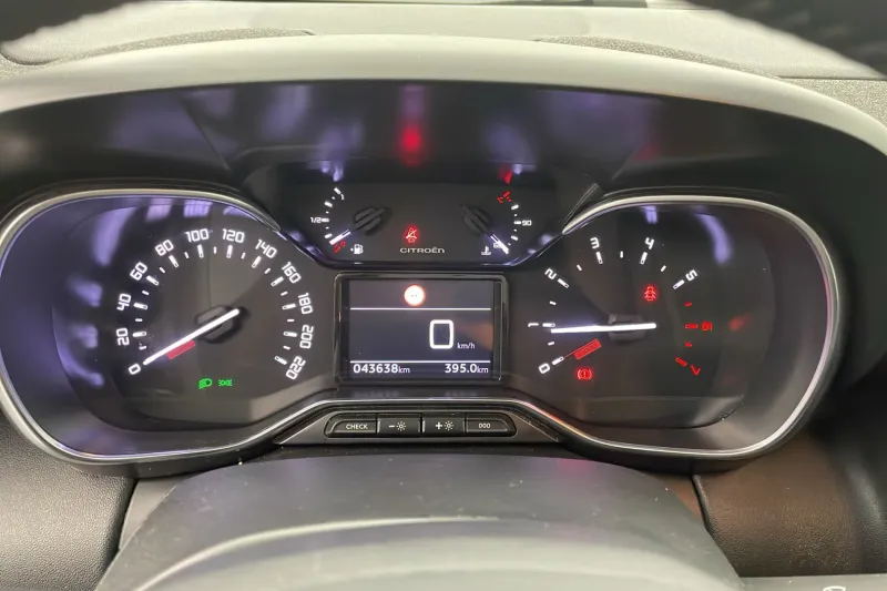 Image secondaire du véhicule 10