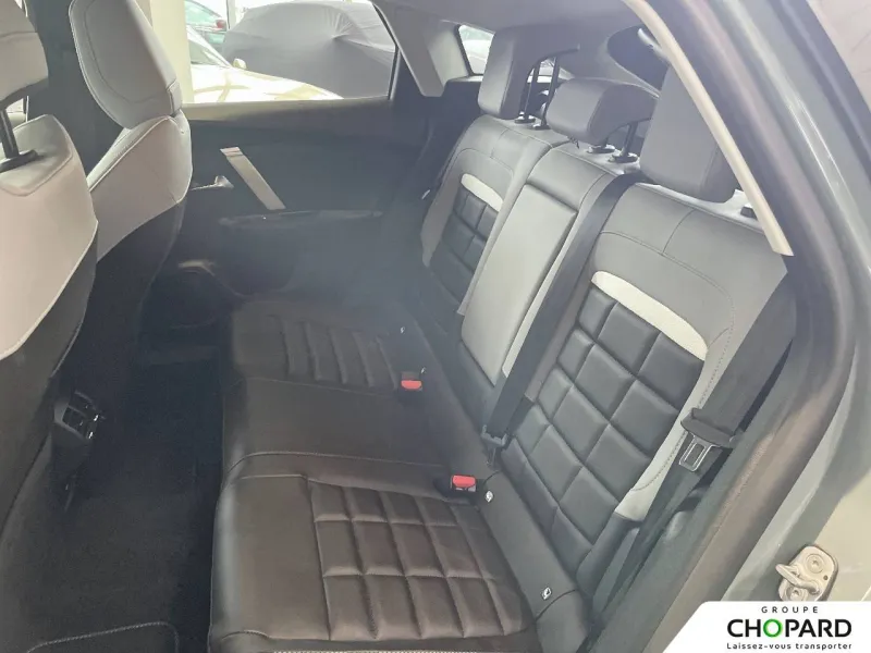 Image secondaire du véhicule 12