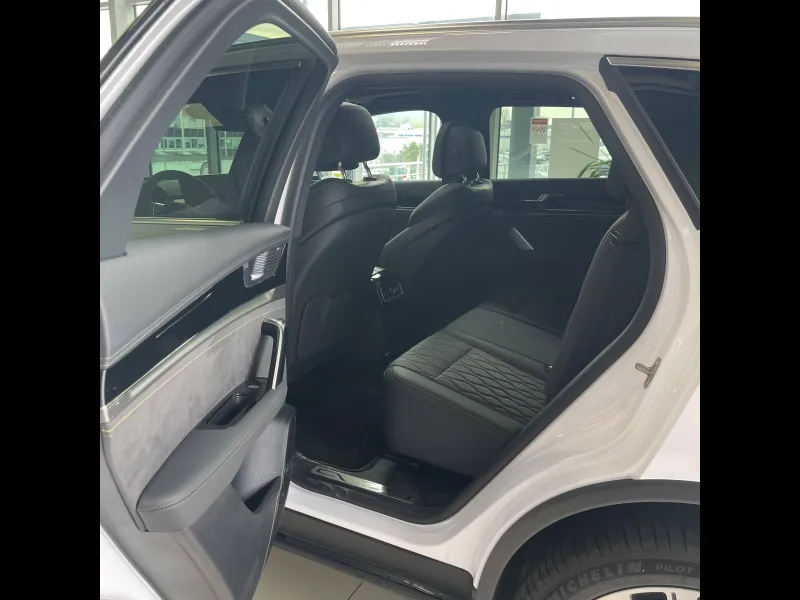 Image secondaire du véhicule 8