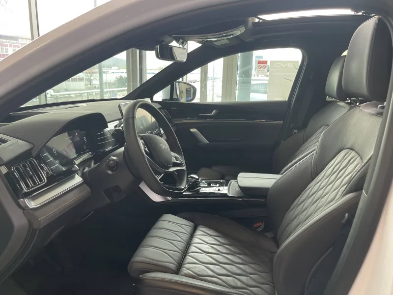 Image secondaire du véhicule 9