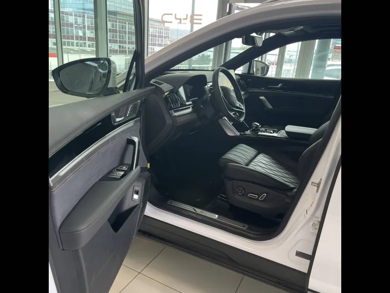 Image secondaire du véhicule 12