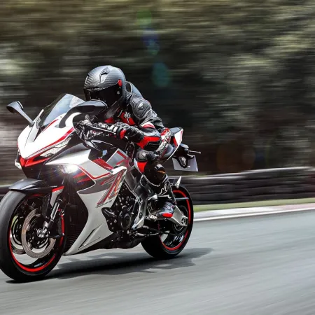 Zontes 703 RR :  3/4 avant