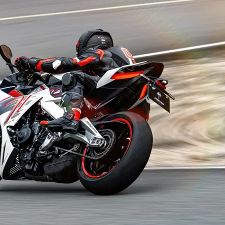 Zontes 703 RR :  3/4 arrière